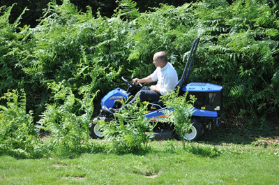 ISEKI SRA950FA Ride-on 4WD Brush Cutter Mower (SRA950FA-PKG)